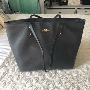 Coach Central Tote With Zip